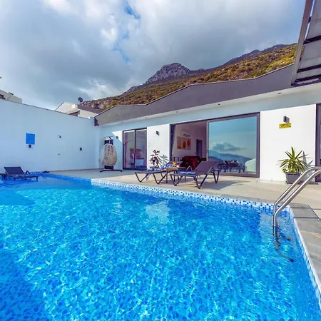 Arya Villa
